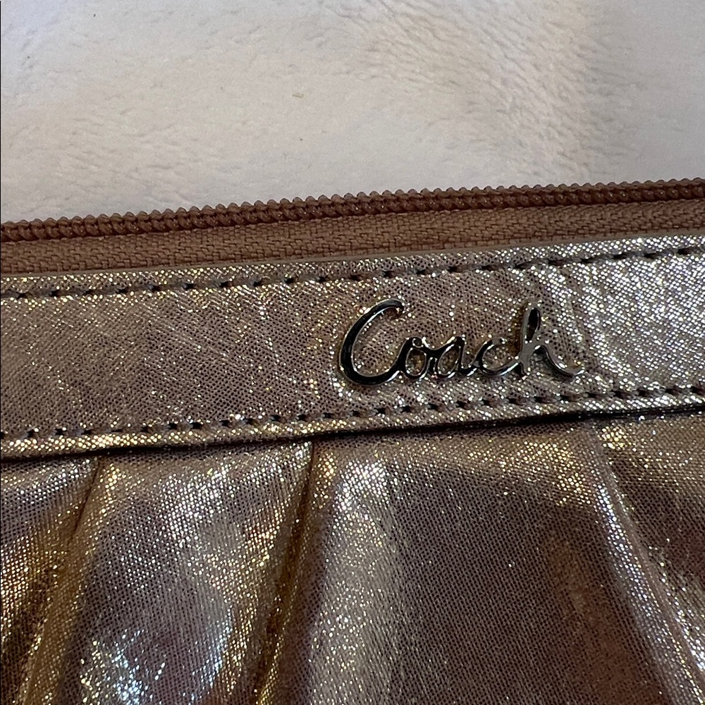 Coach wristlet - Picture 3 of 4